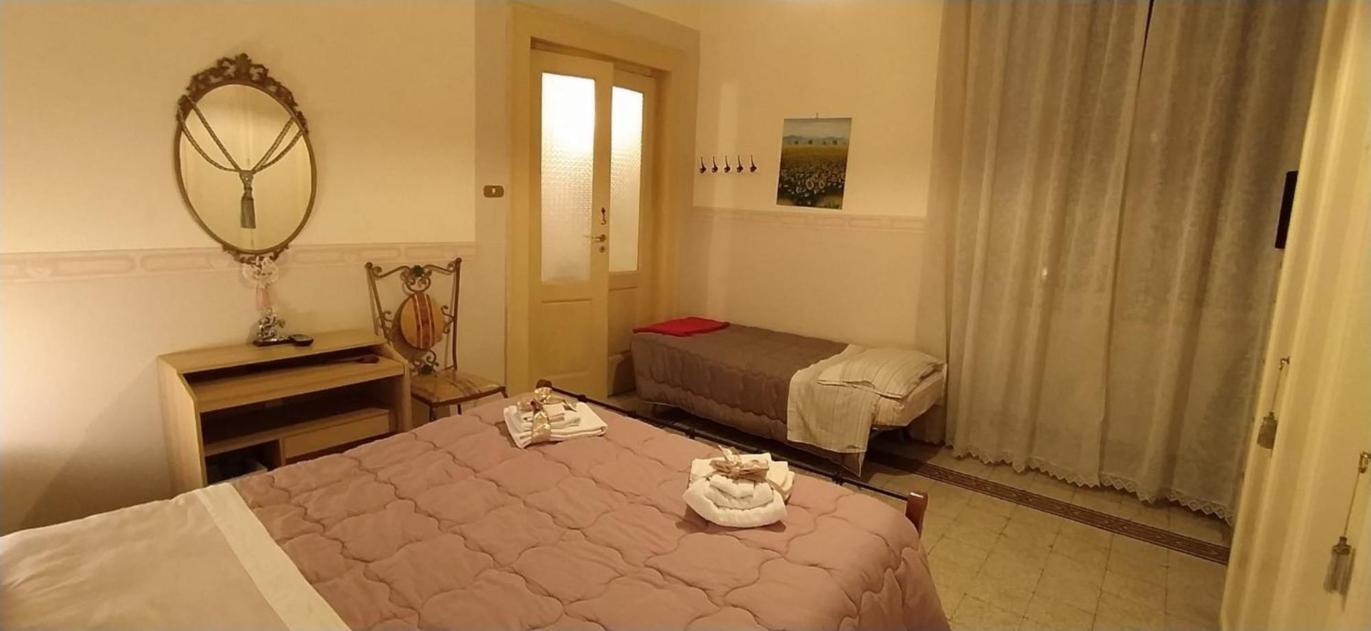 Casa Lillina A Toledo , Near Piazza Del Plebiscito Apartment Наполи Екстериор снимка