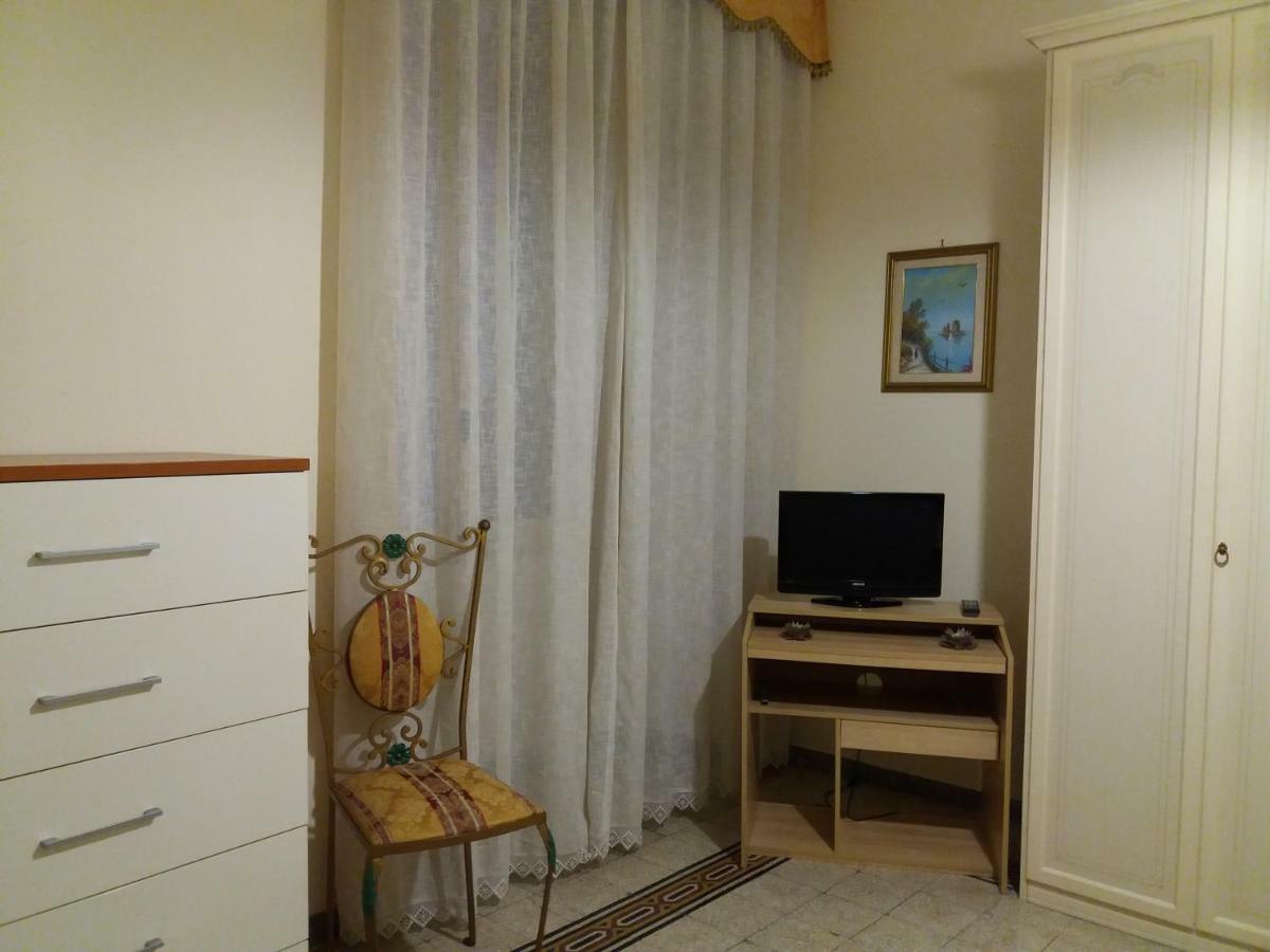 Casa Lillina A Toledo , Near Piazza Del Plebiscito Apartment Наполи Екстериор снимка