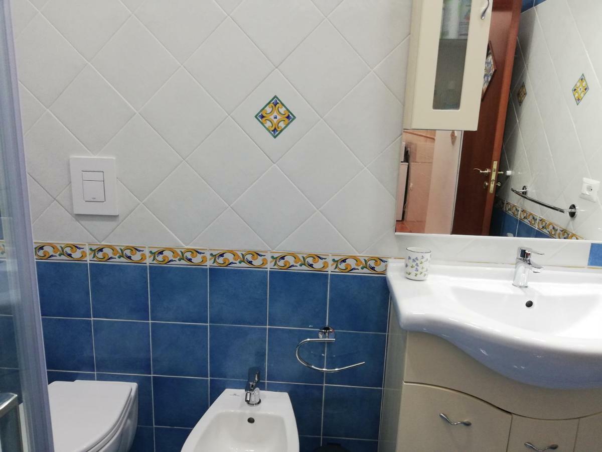 Casa Lillina A Toledo , Near Piazza Del Plebiscito Apartment Наполи Екстериор снимка